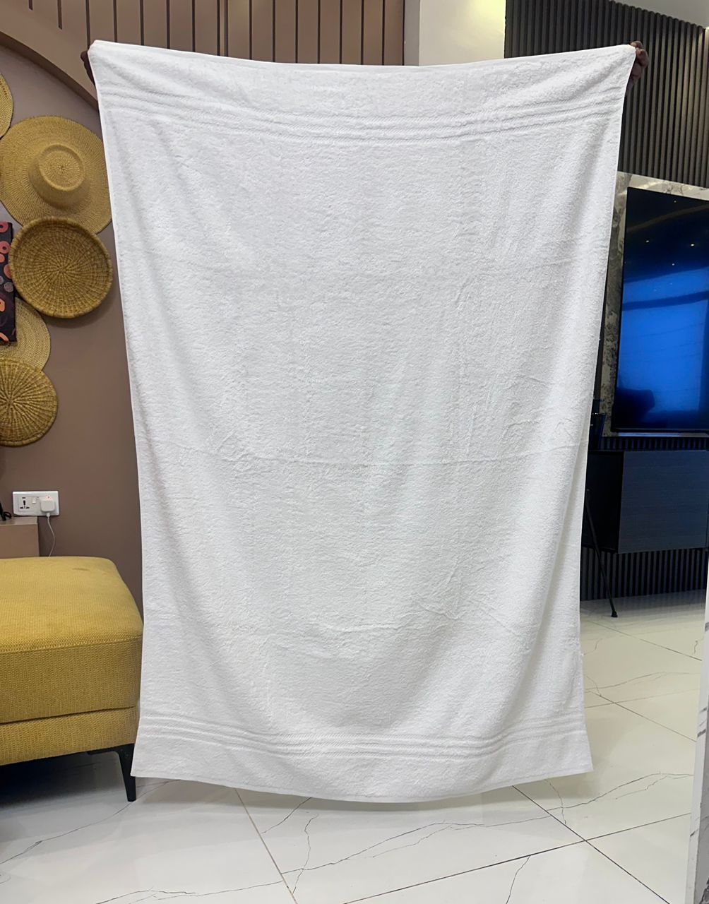 COTTON WHITE TOWELS BY 140CM BY 100 CM