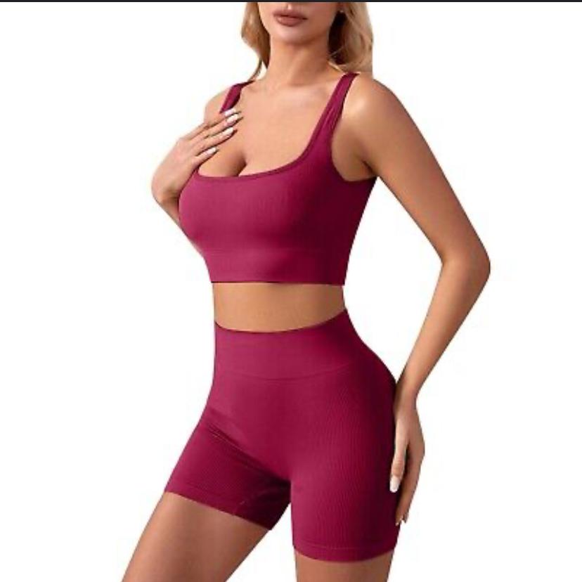 GYMWEAR SHORTS AND TOP