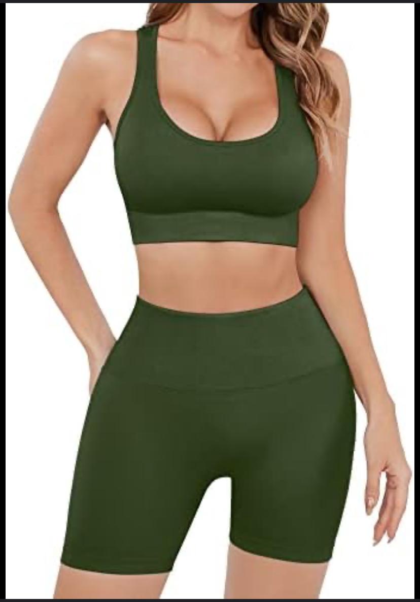 GYMWEAR SHORTS AND TOP