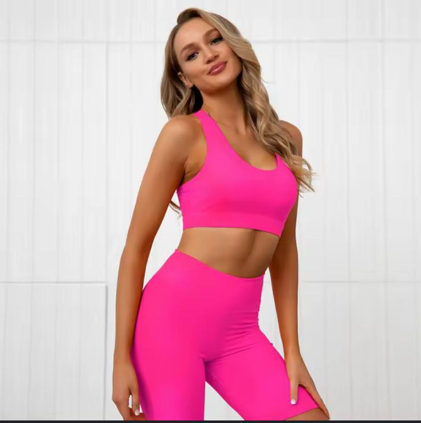 GYMWEAR SHORTS AND TOP