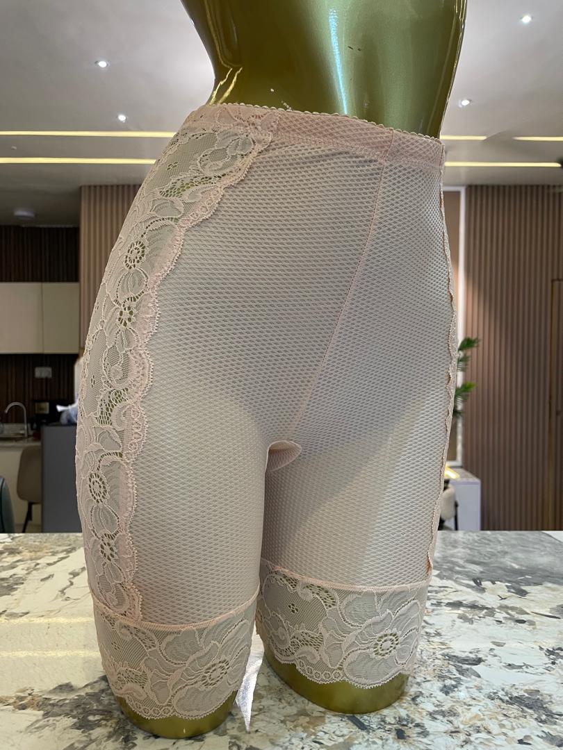 TWELVE'S LACE UNDERWEAR
