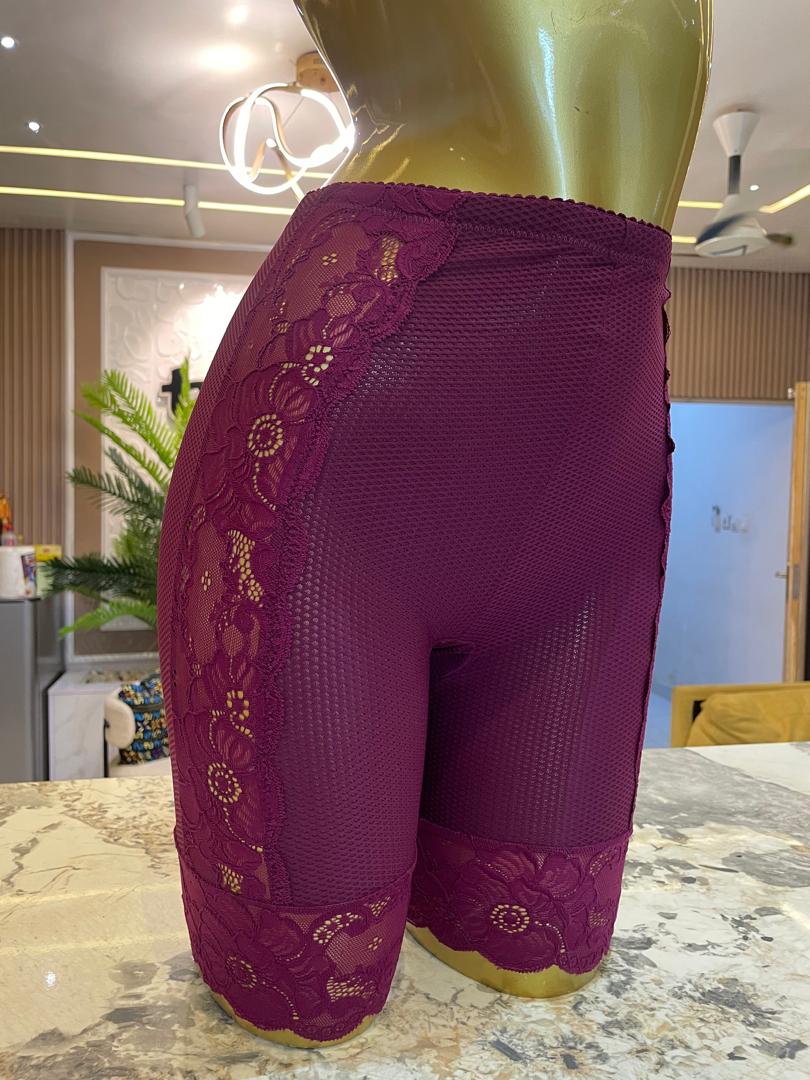 TWELVE'S LACE UNDERWEAR