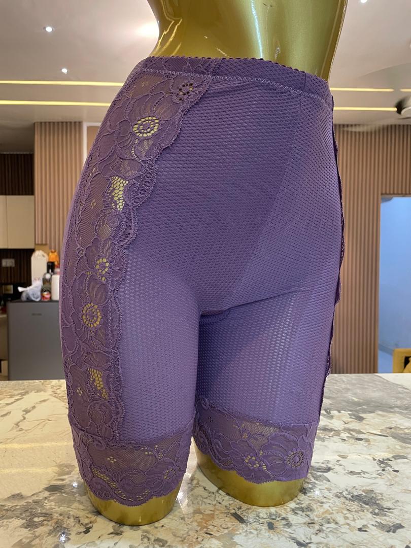 TWELVE'S LACE UNDERWEAR