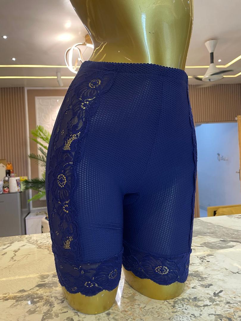 TWELVE'S LACE UNDERWEAR